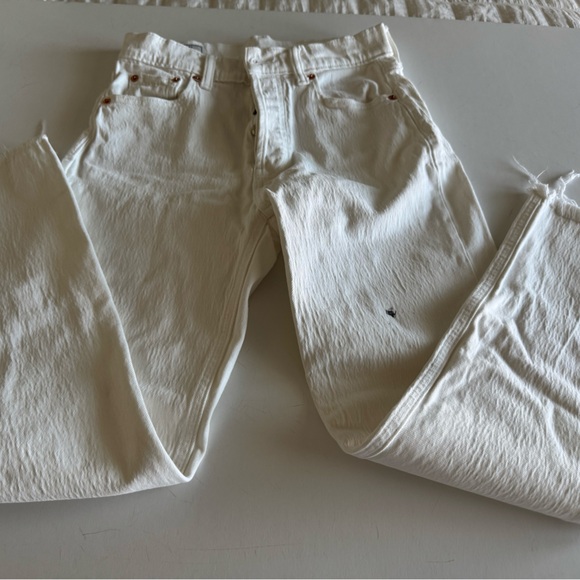 Gap Jeans, 2/26, White, Button Fly, Rag Hem, 25” inseam, Like New - Picture 7 of 7